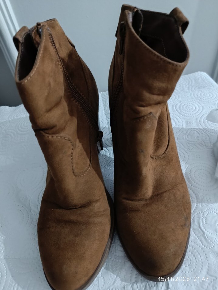 Kahverengi Süet Kadın Dolgu Topuklu Bot - Görsel 3