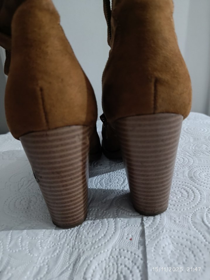 Kahverengi Süet Kadın Dolgu Topuklu Bot - Görsel 4