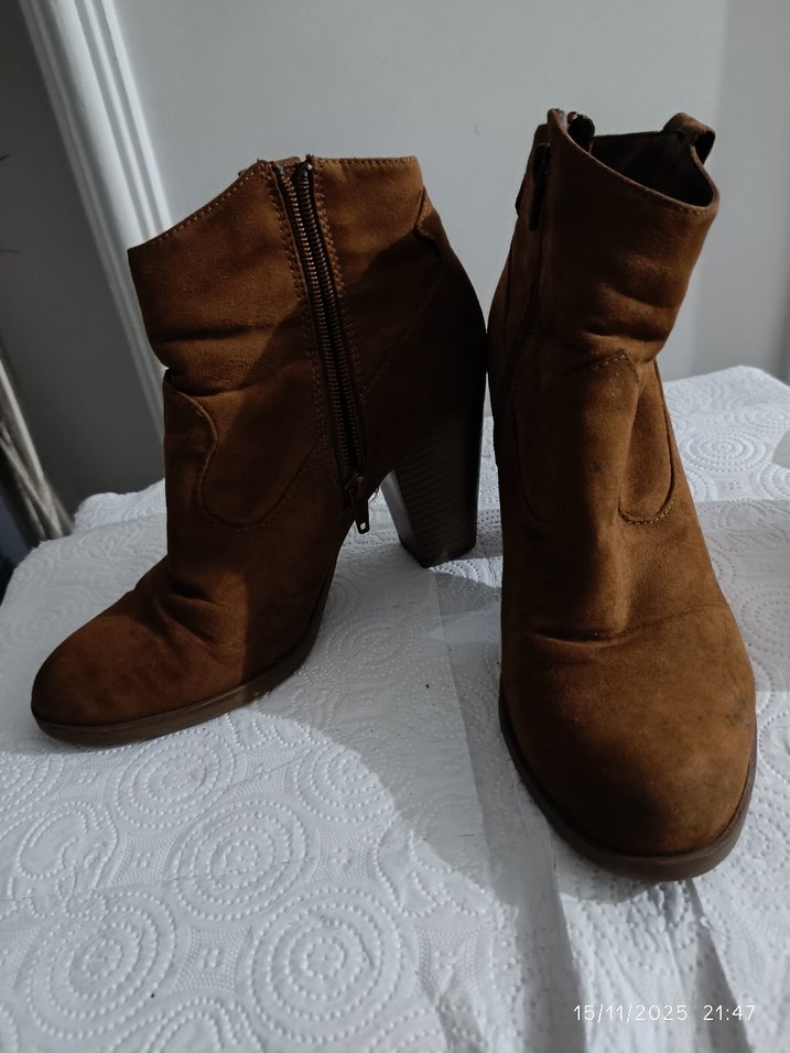 Kahverengi Süet Kadın Dolgu Topuklu Bot - Görsel 2
