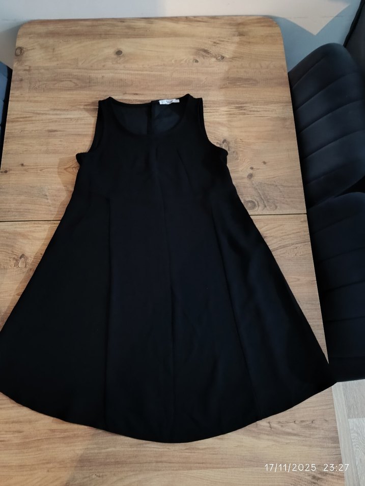 Siyah Midi Kolsuz Elbise - Görsel 3