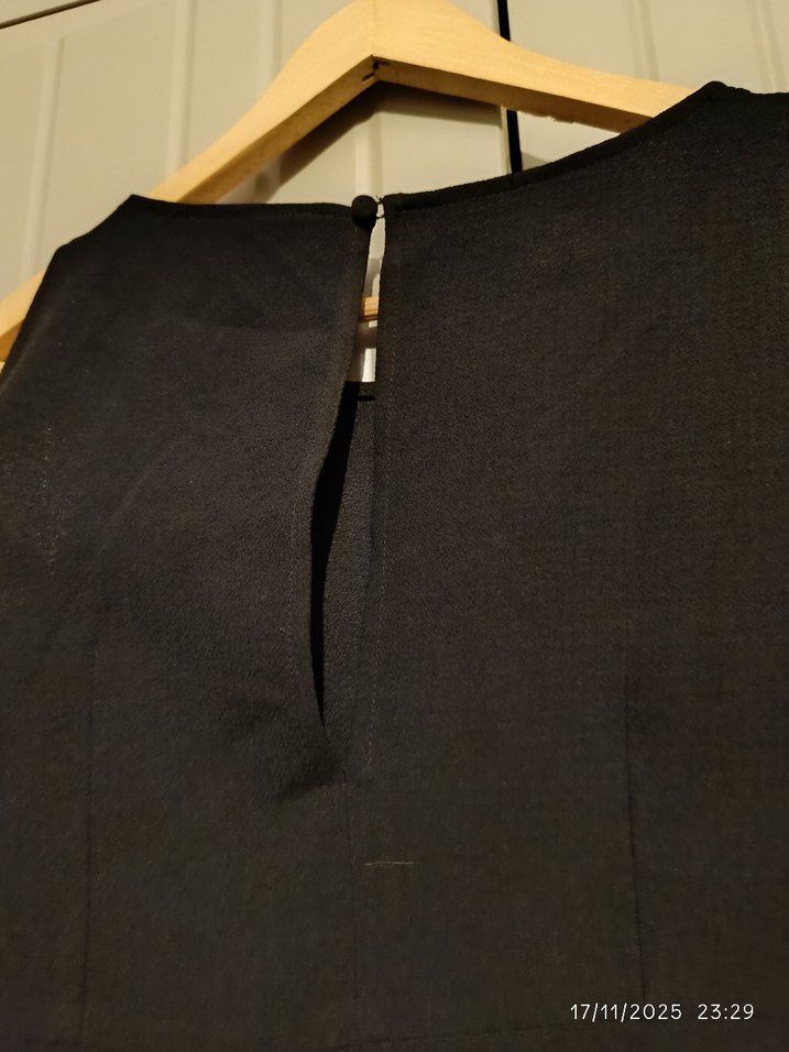 Siyah Midi Kolsuz Elbise - Görsel 4