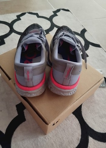 Gri Kadın Spor Ayakkabı Velcro Detaylı