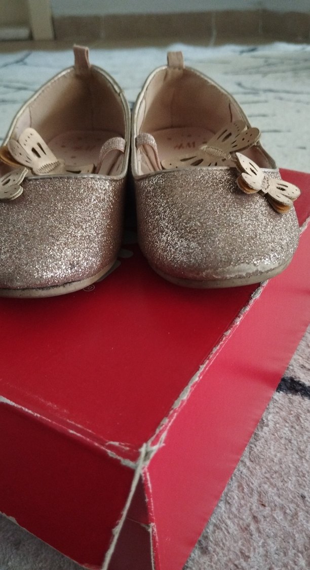 Kız Çocuk Parlak Altın Simli Babet - Görsel 4