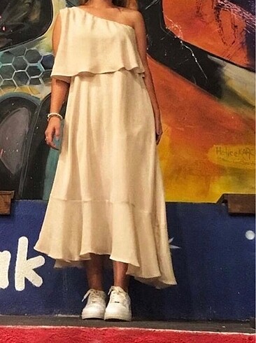 Tek omuz gece ve çekim elbisesi