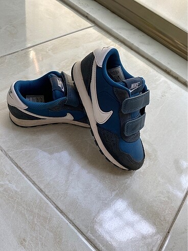 28 Beden Erkek çocuk orjinal nike ayakkabı