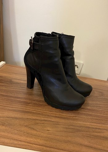 Siyah Deri Platform Topuklu Tokalı Kadın Bot - Görsel 2