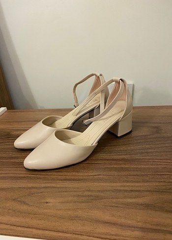 Bej Minimalist Kadın Topuklu Ayakkabı - Görsel 2