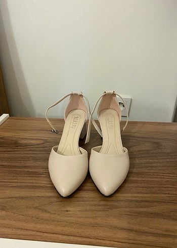 Bej Minimalist Kadın Topuklu Ayakkabı - Görsel 3