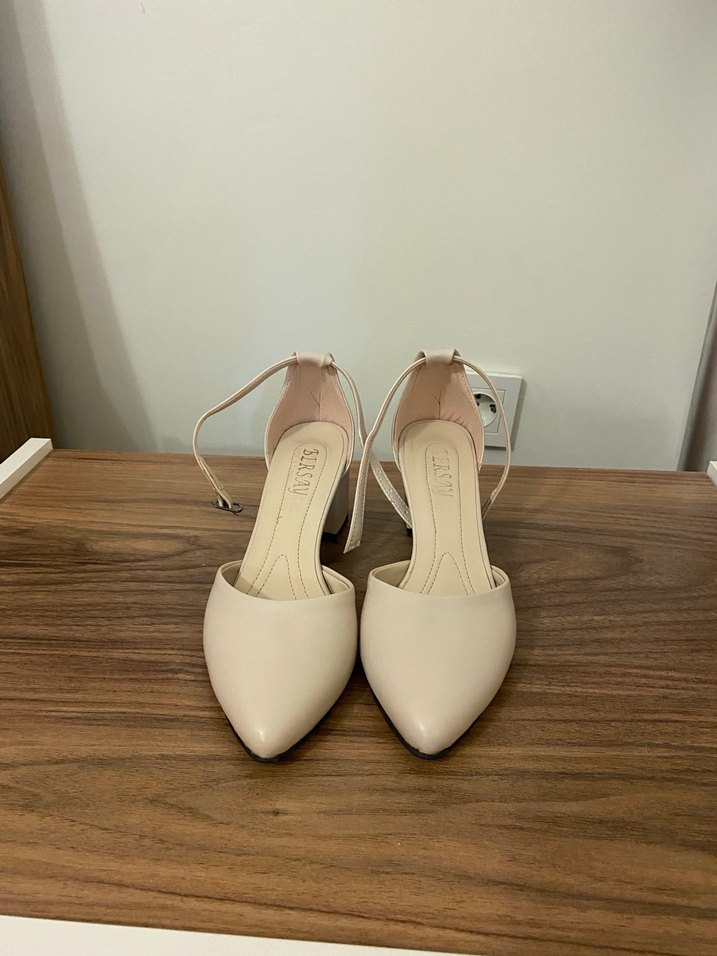 Bej Minimalist Kadın Topuklu Ayakkabı - Görsel 3