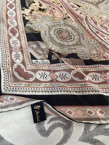 Armine İpek eşarp 120x120