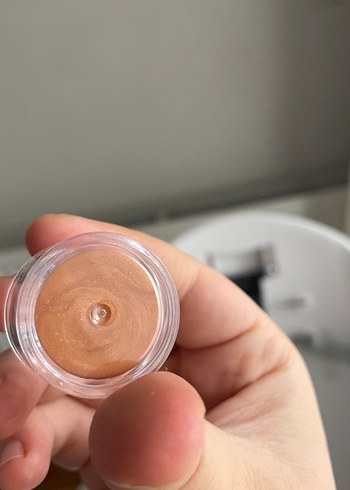 Bakır Renkli Dudak Parlatıcısı - Görsel 4