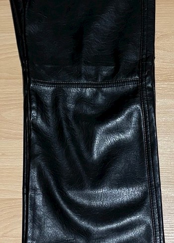 Bershka Viral Kadın Deri Pantolon - Görsel 6