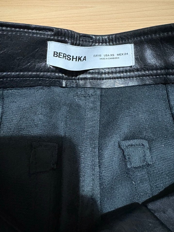 Bershka Viral Kadın Deri Pantolon - Görsel 5
