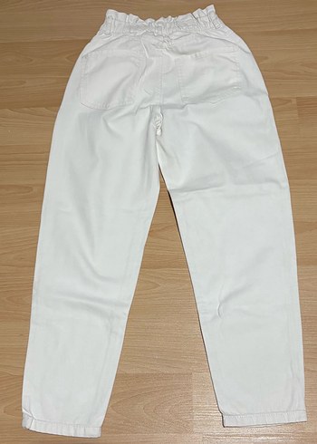 Düğmeli Beyaz Mom Jean Kadın Pantolon - Görsel 5