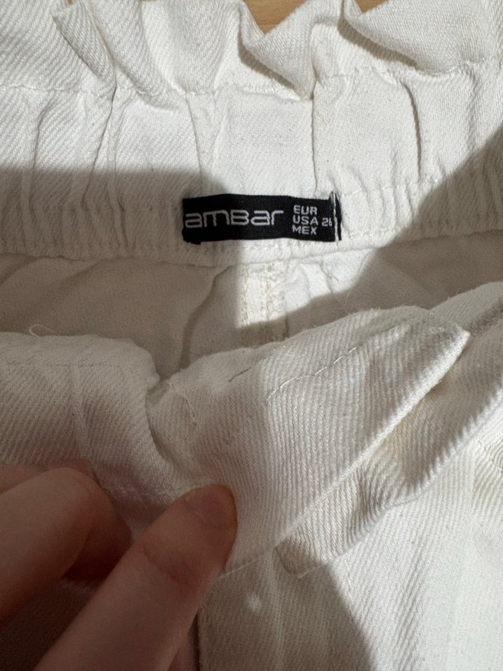 Düğmeli Beyaz Mom Jean Kadın Pantolon - Görsel 3