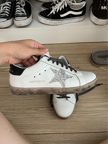 Golden Goose Deluxe Golden goose yurt dışından hediye geldi 1 kere giydim