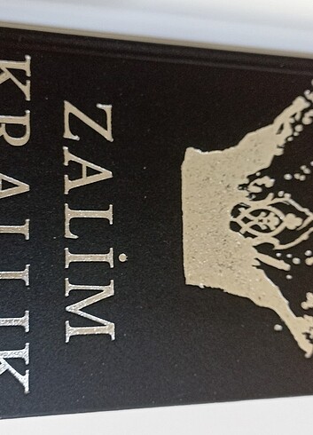  Zalim Krallık - Victoria Aveyard