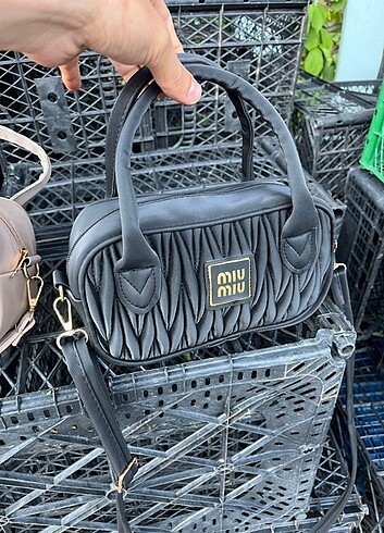 Miu Miu Tanesi 300 TL 