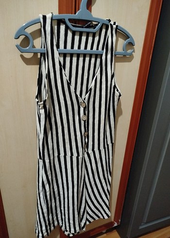 Düğmeli Çizgili V Yaka Kadın Tulum - Görsel 4