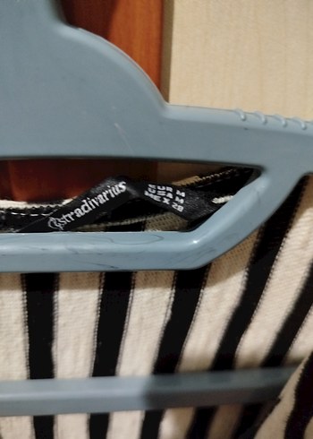 Düğmeli Çizgili V Yaka Kadın Tulum - Görsel 7