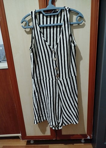 Düğmeli Çizgili V Yaka Kadın Tulum - Görsel 5