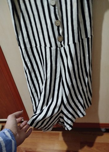 Düğmeli Çizgili V Yaka Kadın Tulum - Görsel 6