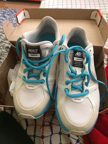 35,5 Beden beyaz Renk NIKE Bayan spor ayakkabı 35,5 numara
