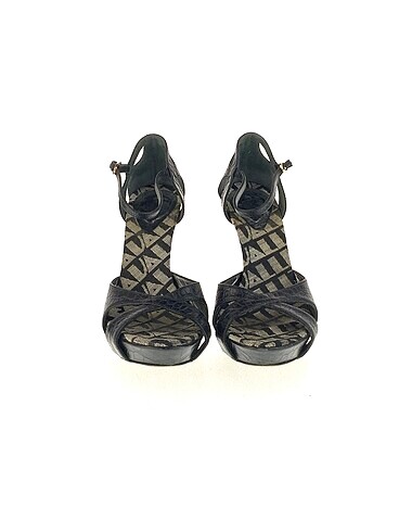 37 Beden Just Cavalli Dolgu Topuk %70 İndirimli.