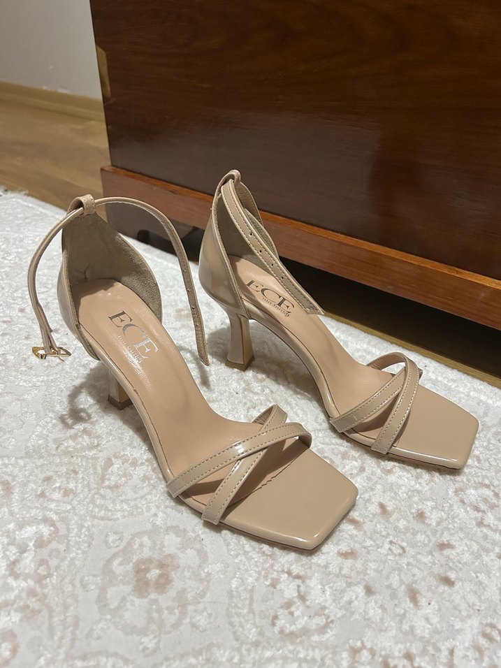 Ten rengi Rugan Topuklu Kadın Ayakkabı - Görsel 2