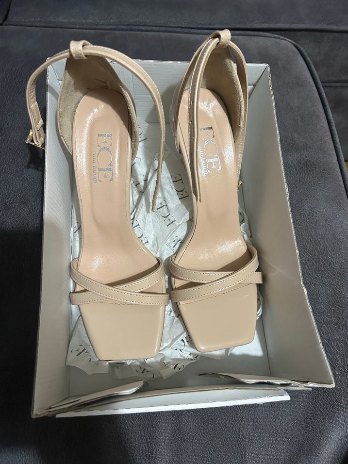 Ten rengi Rugan Topuklu Kadın Ayakkabı - Görsel 4