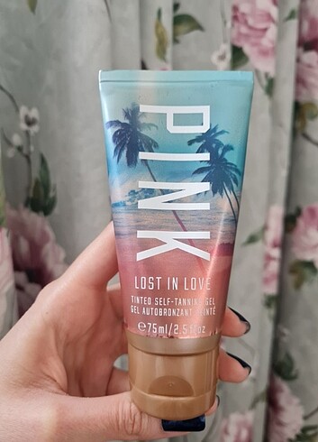 Victoria's Secret Pink vucut kremi