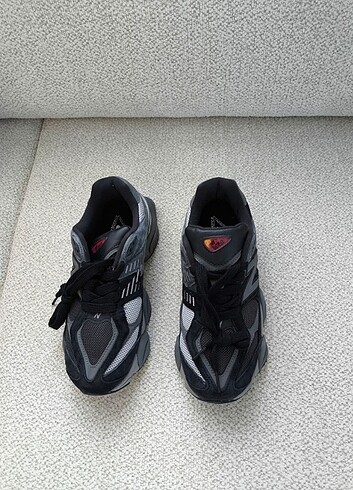 diğer Beden NEW BALANCE 9060