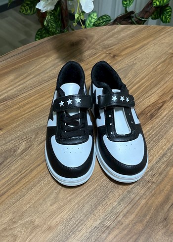 Erkek Çocuk Beyaz Siyah Cırtlı Spor Ayakkabı - Görsel 3