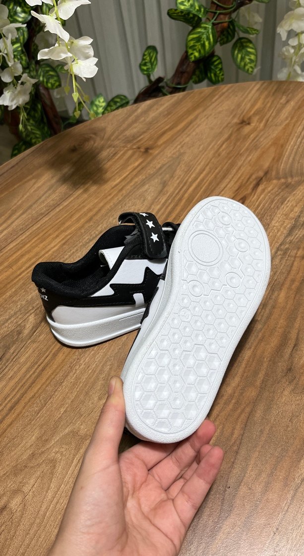 Erkek Çocuk Beyaz Siyah Cırtlı Spor Ayakkabı - Görsel 5