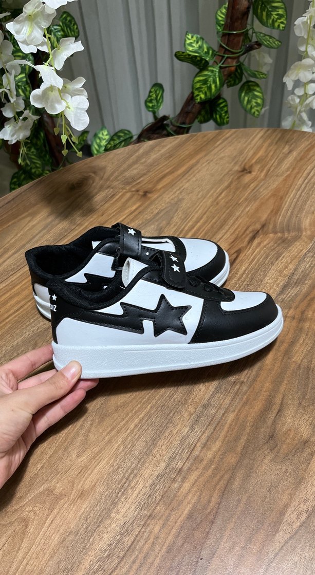 Erkek Çocuk Beyaz Siyah Cırtlı Spor Ayakkabı - Görsel 2