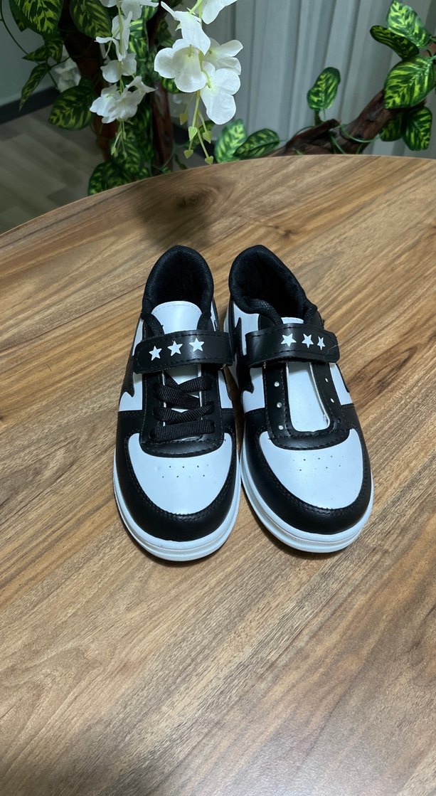 Erkek Çocuk Beyaz Siyah Cırtlı Spor Ayakkabı - Görsel 3