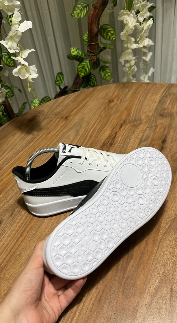 Beyaz Siyah Bağcıklı Puma Spor Ayakkabı - Görsel 4
