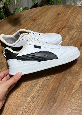 Beyaz Siyah Bağcıklı Spor Ayakkabı - Görsel 2