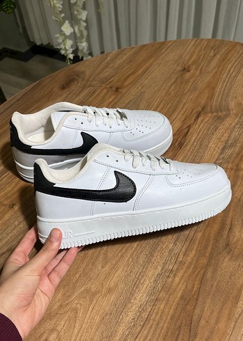 Beyaz Siyah Detaylı  Spor Ayakkabı - Görsel 2