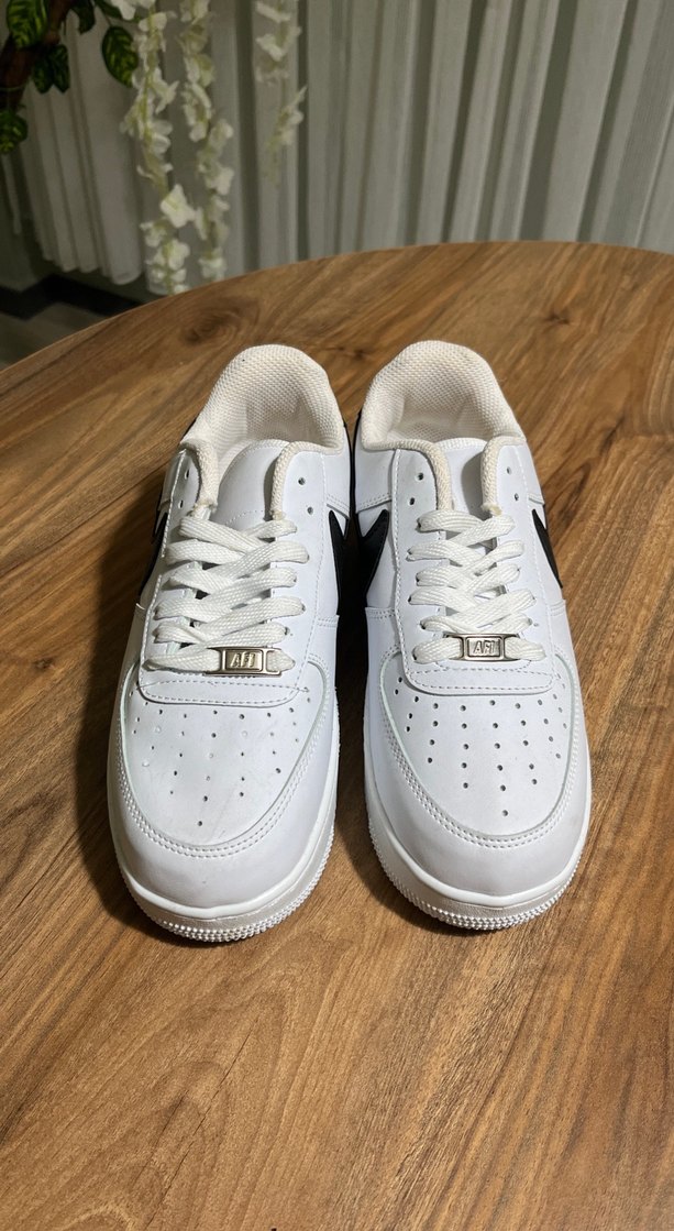 Beyaz Siyah Detaylı  Spor Ayakkabı - Görsel 3