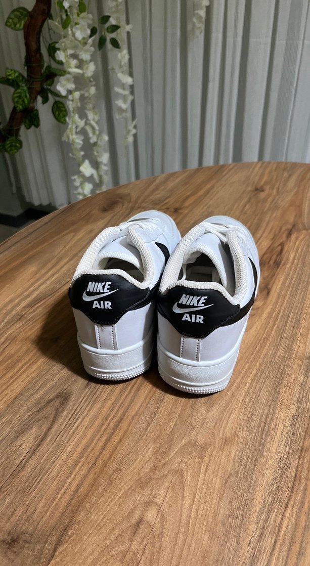 Beyaz Siyah Detaylı  Spor Ayakkabı - Görsel 4