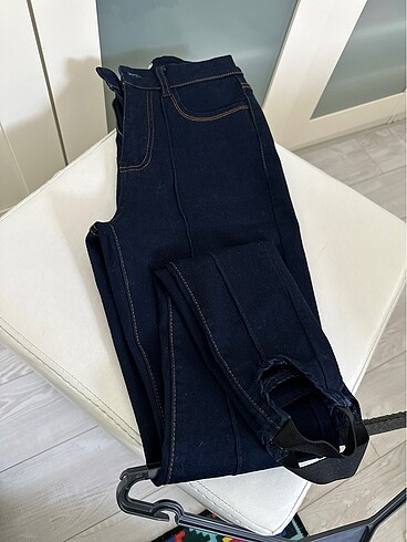 TWİST MARKA- skinny jean- paçaları lastik detaylıdır