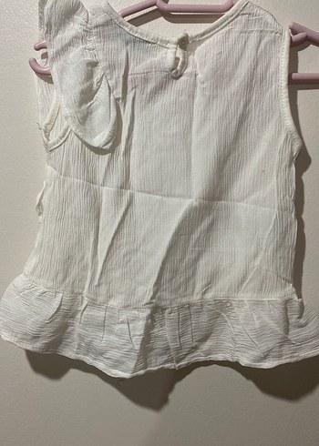 Kız Çocuk Beyaz Kolsuz Fırfırlı Keten Bluz - Görsel 3