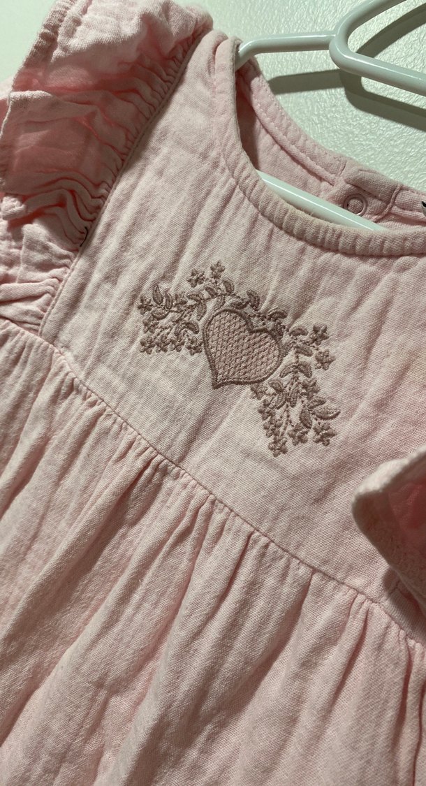 Pembe Nakışlı Fırfırlı Bebek Tulumu - Görsel 3