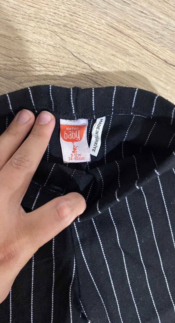 Kız Çocuk Siyah Çizgili Pileli Pantolon - Görsel 2