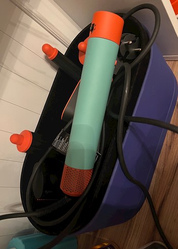 Dyson airwrap