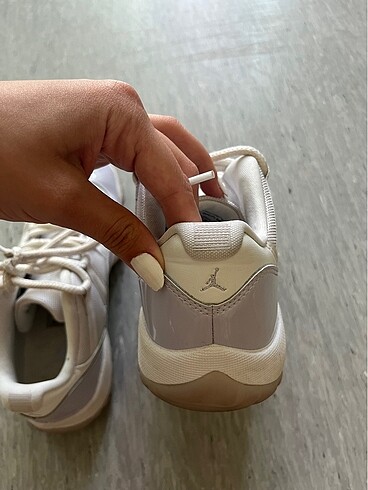 38,5 Beden mor Renk Jordan 11 retro low