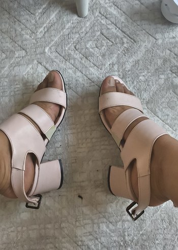pudra Tokalı Kadın Blok Topuklu Sandalet