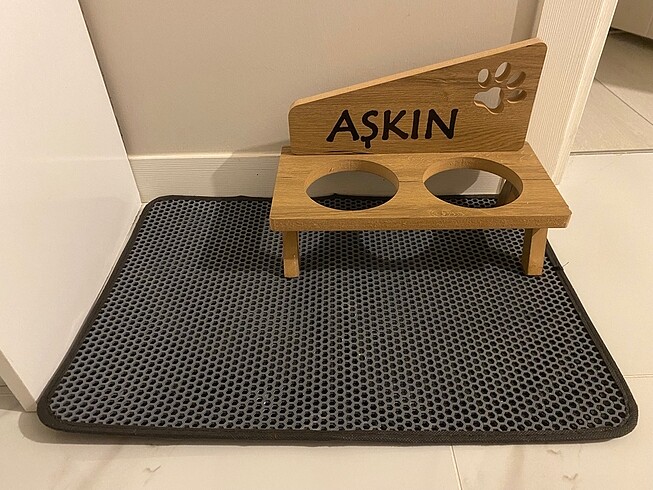 Kedi Mama kabı ve altlığı