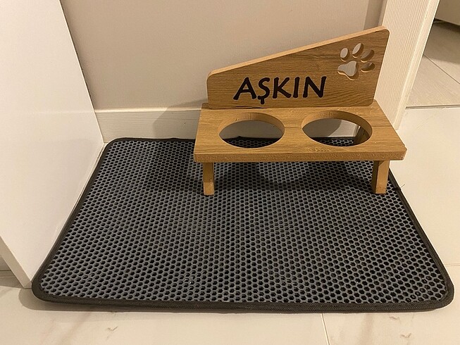 Kedi Mama kabı ve altlığı
